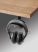 König & Meyer fejhallgató-tartó – asztallap alá szerelhető, fekete
